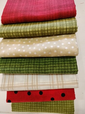 Quiltkit Ragtime Flannel Quilt red-green-offwhite