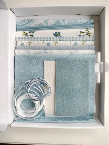 It's A Boy Hearts Wreath Kit Blue